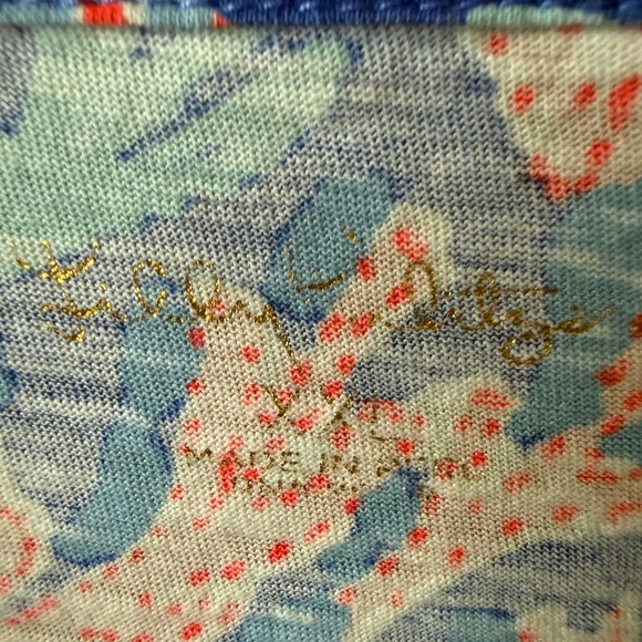 Lilly Pulitzer Coral Reef V-Neck Tee - Picture 3 of 3